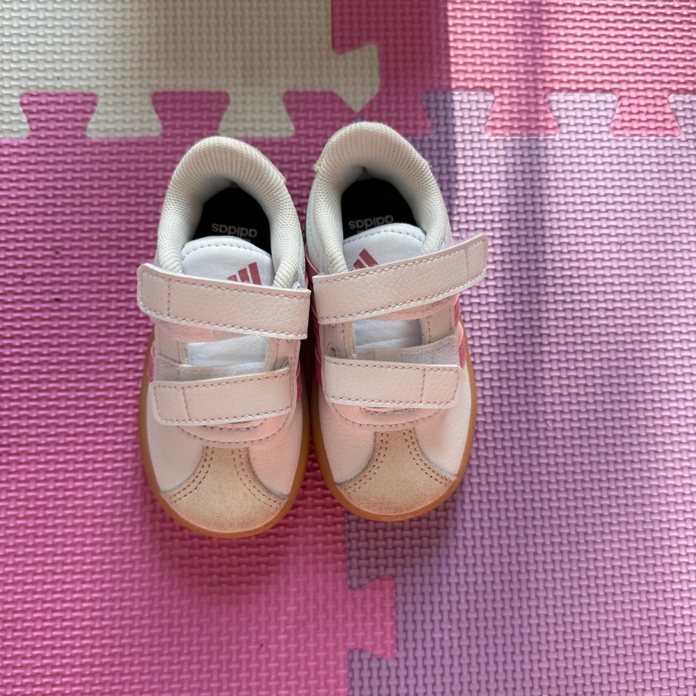 Adidas Kids Sneakers in White and Pink